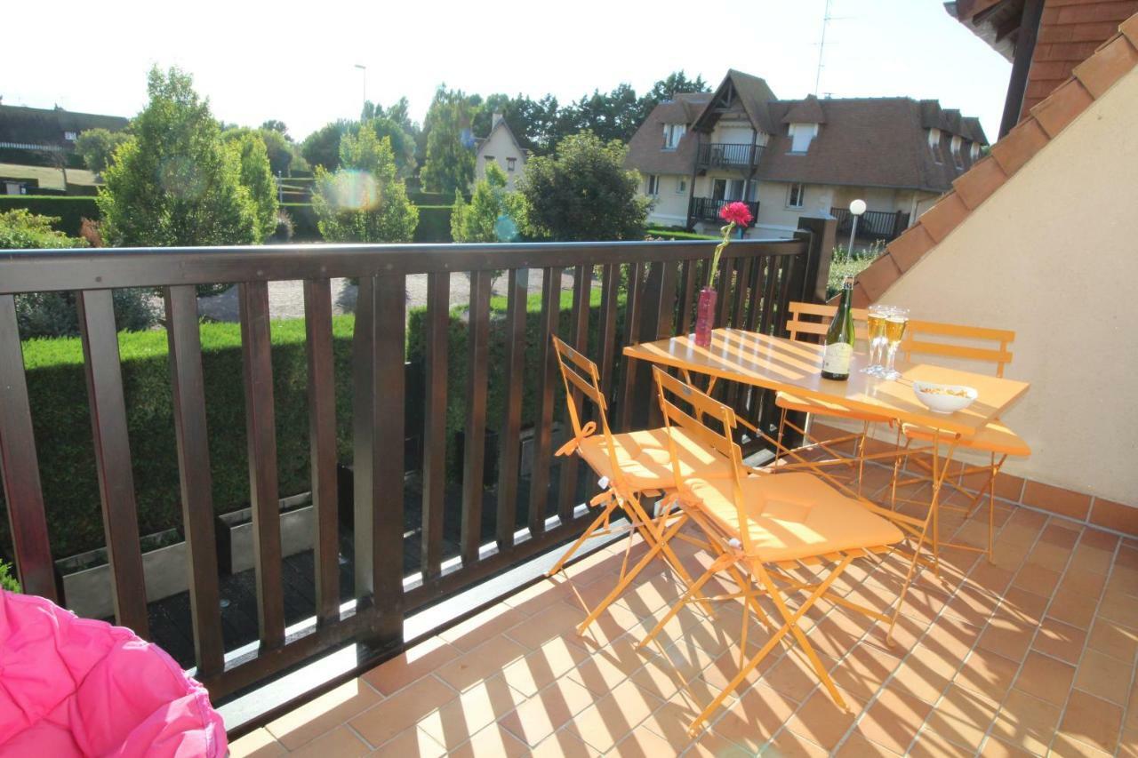 Cadre Exceptionnel: Duplex Classe 4**** Tennis, Piscine, Parking, Linge Inclus, Wifi, Materiel Bebe, Proximite Centre Deauville Luaran gambar