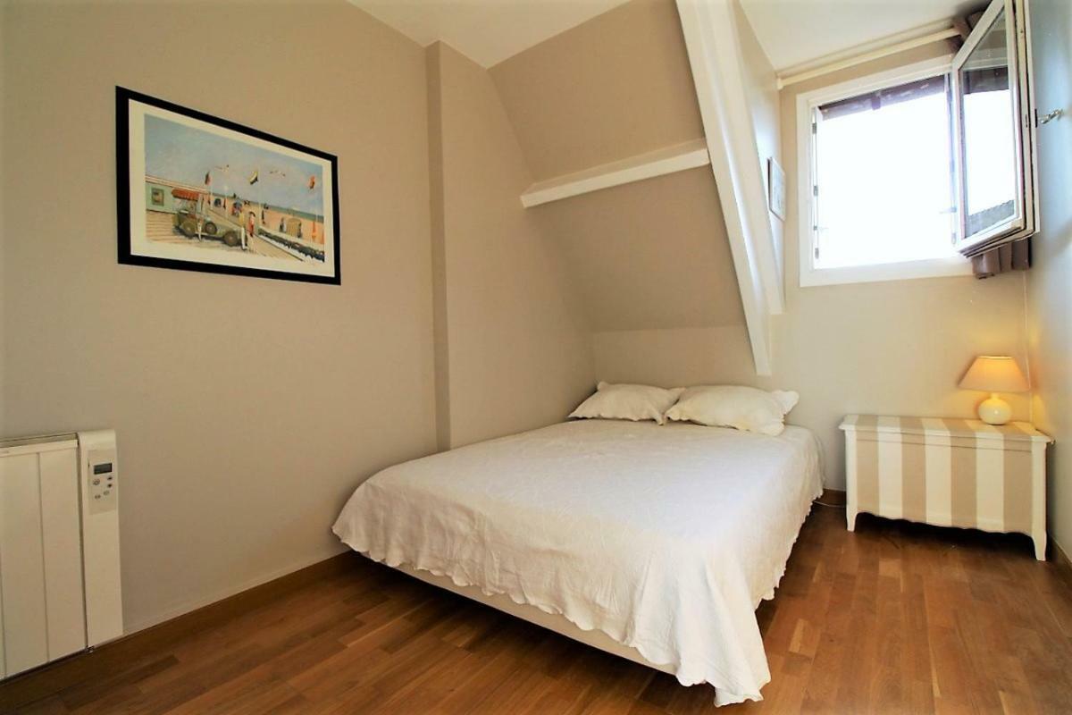 Cadre Exceptionnel: Duplex Classe 4**** Tennis, Piscine, Parking, Linge Inclus, Wifi, Materiel Bebe, Proximite Centre Deauville Luaran gambar
