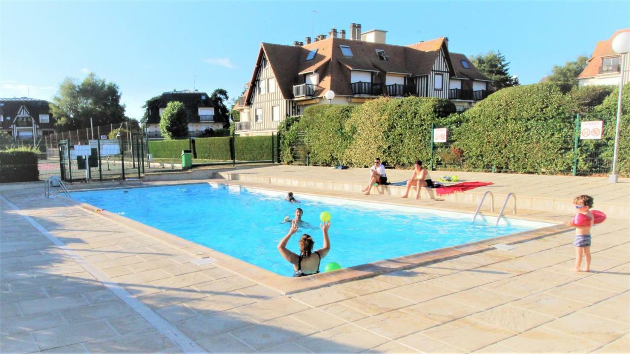 Cadre Exceptionnel: Duplex Classe 4**** Tennis, Piscine, Parking, Linge Inclus, Wifi, Materiel Bebe, Proximite Centre Deauville Luaran gambar
