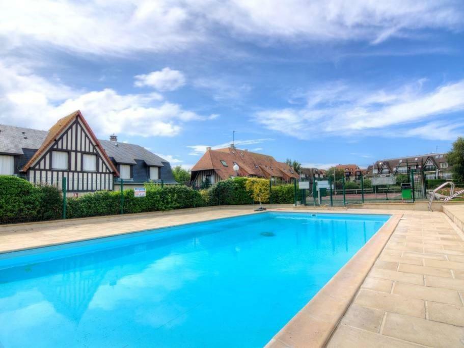 Cadre Exceptionnel: Duplex Classe 4**** Tennis, Piscine, Parking, Linge Inclus, Wifi, Materiel Bebe, Proximite Centre Deauville Luaran gambar