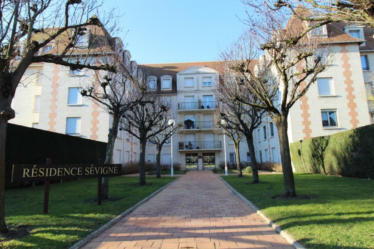 Cadre Exceptionnel: Duplex Classe 4**** Tennis, Piscine, Parking, Linge Inclus, Wifi, Materiel Bebe, Proximite Centre Deauville Luaran gambar